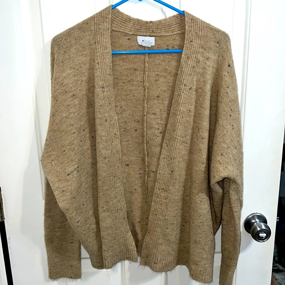 Tan with black specs Old Navy Cardigan sweater size M